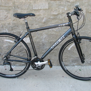 Trek 7300 FX Silver, gray or bare metal