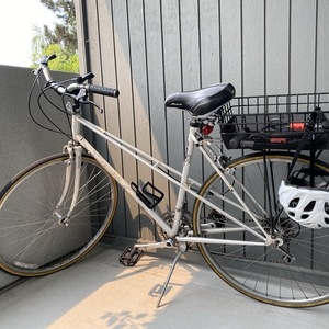1970 Peugeot UO-8 White