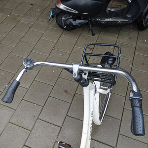 Cortina Cycles U4 White