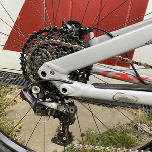 2016 Specialized Stumpjumper Rhyme FSR Silver, gray or bare metal