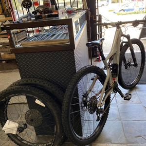 2016 Specialized Stumpjumper Rhyme FSR Silver, gray or bare metal