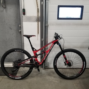 2020 Intense Primer 29 Red