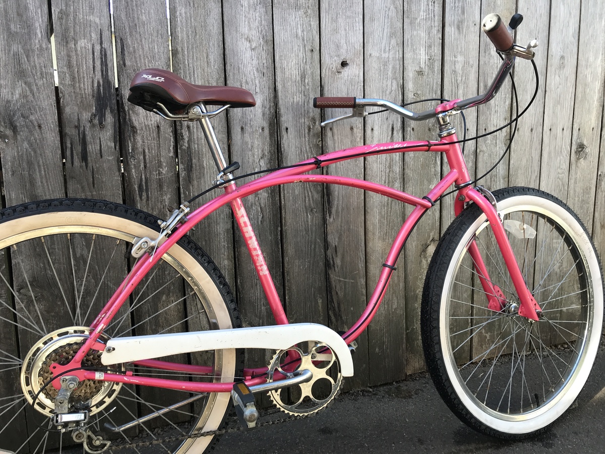 pink schwinn cruiser