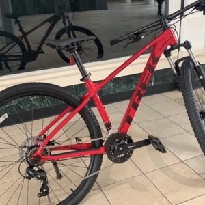 2020 Trek MEDIUM Red
