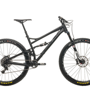 2018 Banshee Bikes Phantom V2 Black