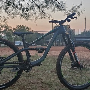 2020 Guerilla Gravity Trail Pistol Black and Green