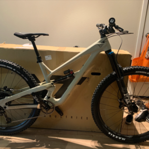 2020 YT Jeffsy Yellow or Gold