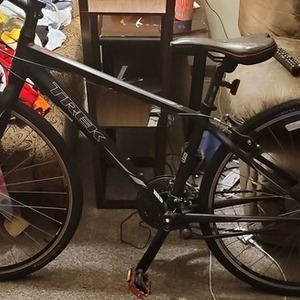 2020 Trek 7.2 fx Black