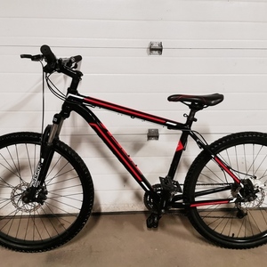 2013 Trek Marlin "Gary Fisher Collection" Black and Red