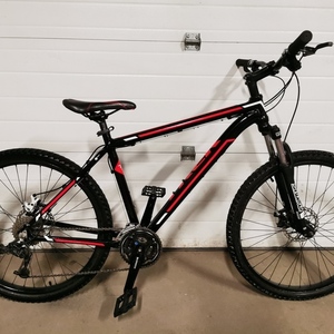 2013 Trek Marlin "Gary Fisher Collection" Black and Red