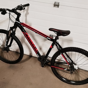 2013 Trek Marlin "Gary Fisher Collection" Black and Red