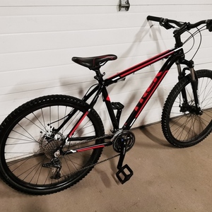 2013 Trek Marlin "Gary Fisher Collection" Black and Red