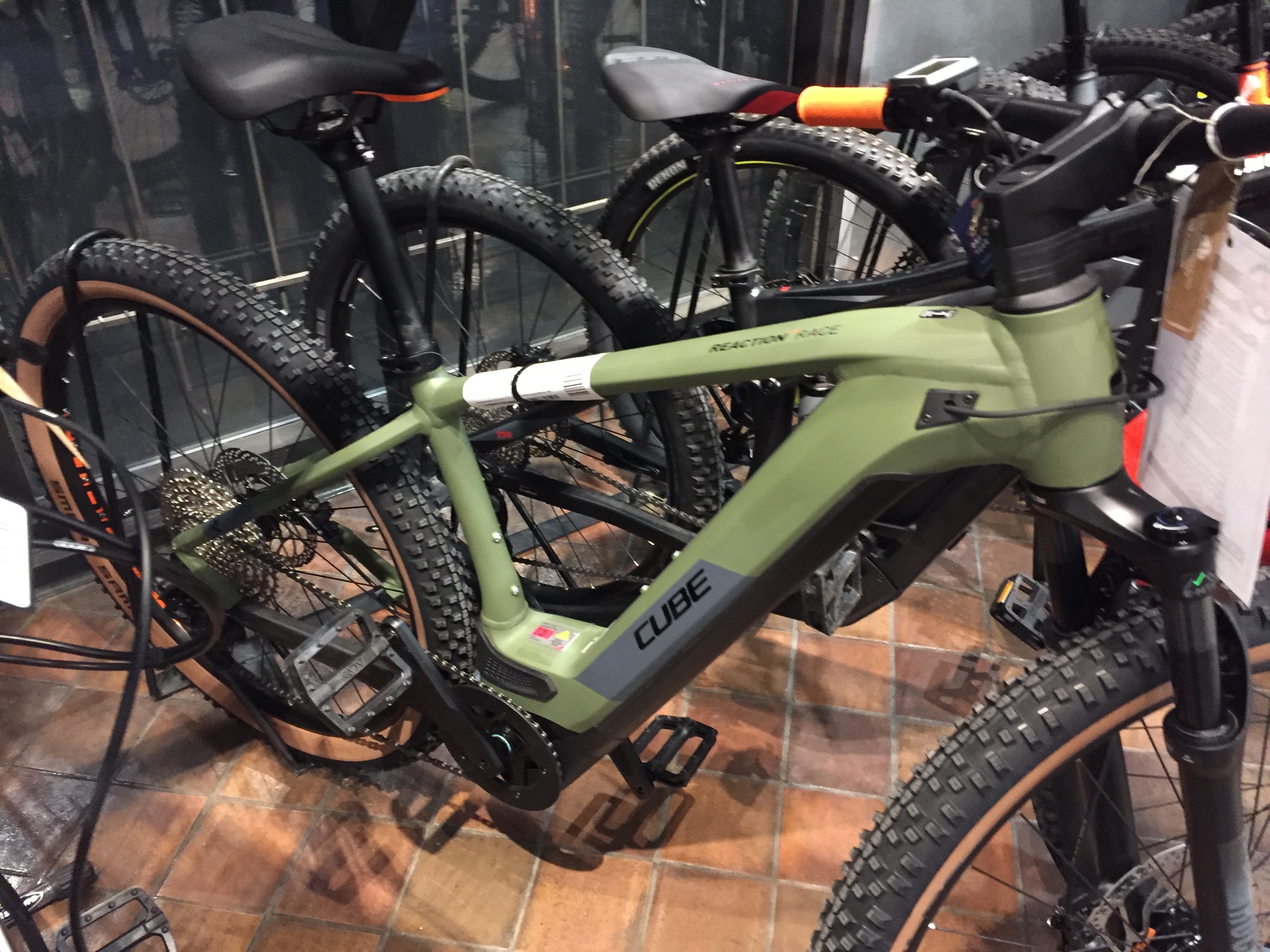 2021 Cube Reaction Race E625 29in 19in/Large Or