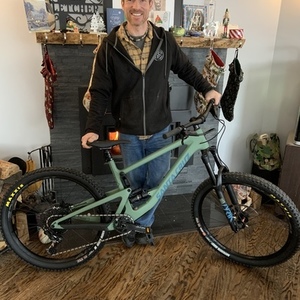 2020 Santa Cruz Bronson C Green