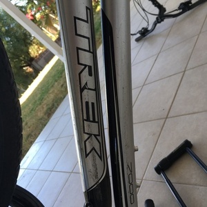 Trek 7000 Silver, gray or bare metal