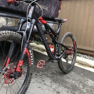 2019 Rocky Mountain Bicycles Altitude Black and Red