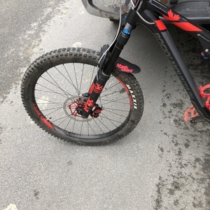 2019 Rocky Mountain Bicycles Altitude Black and Red