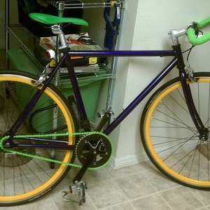2010 Scattante Single speed women’s bike with yellow... Purple