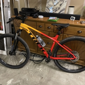 trek marlin 7 red