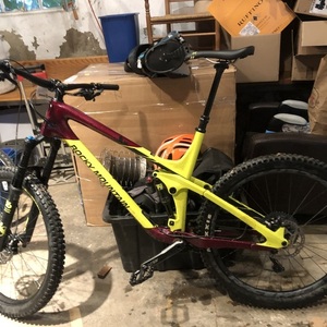 2018 Rocky Mountain Bicycles Slayer Yellow or Gold
