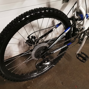 2017 CCM APEX 26IN Full Suspension Dual Disc White and Blue