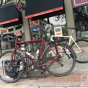 2015 Surly Disc Trucker 700 + Brooks B17 Imperial Red