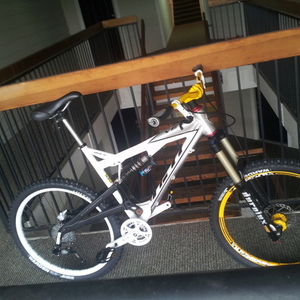 2007 Yeti AS-X White