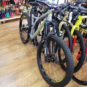 2020 Specialized Stump Jumper FSR Silver, gray or bare metal and Green