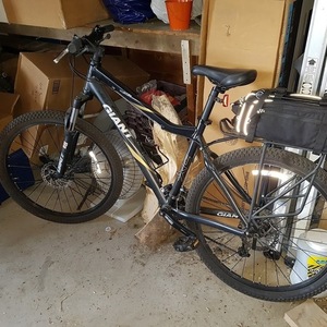 2009 Giant Yukon Black