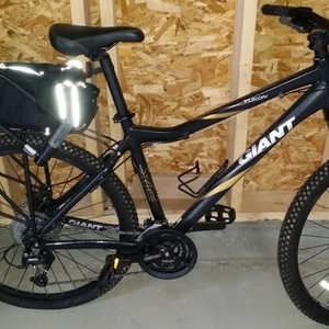 2009 Giant Yukon Black