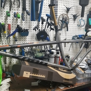 2018 Kona Honzo St Silver, gray or bare metal