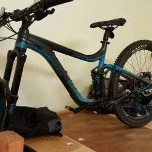 2015 Giant Reign 27.5 2 Black and Green