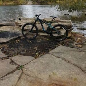 2015 Giant Reign 27.5 2 Black and Green