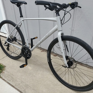 2021 Giant Escape 2 Disc White