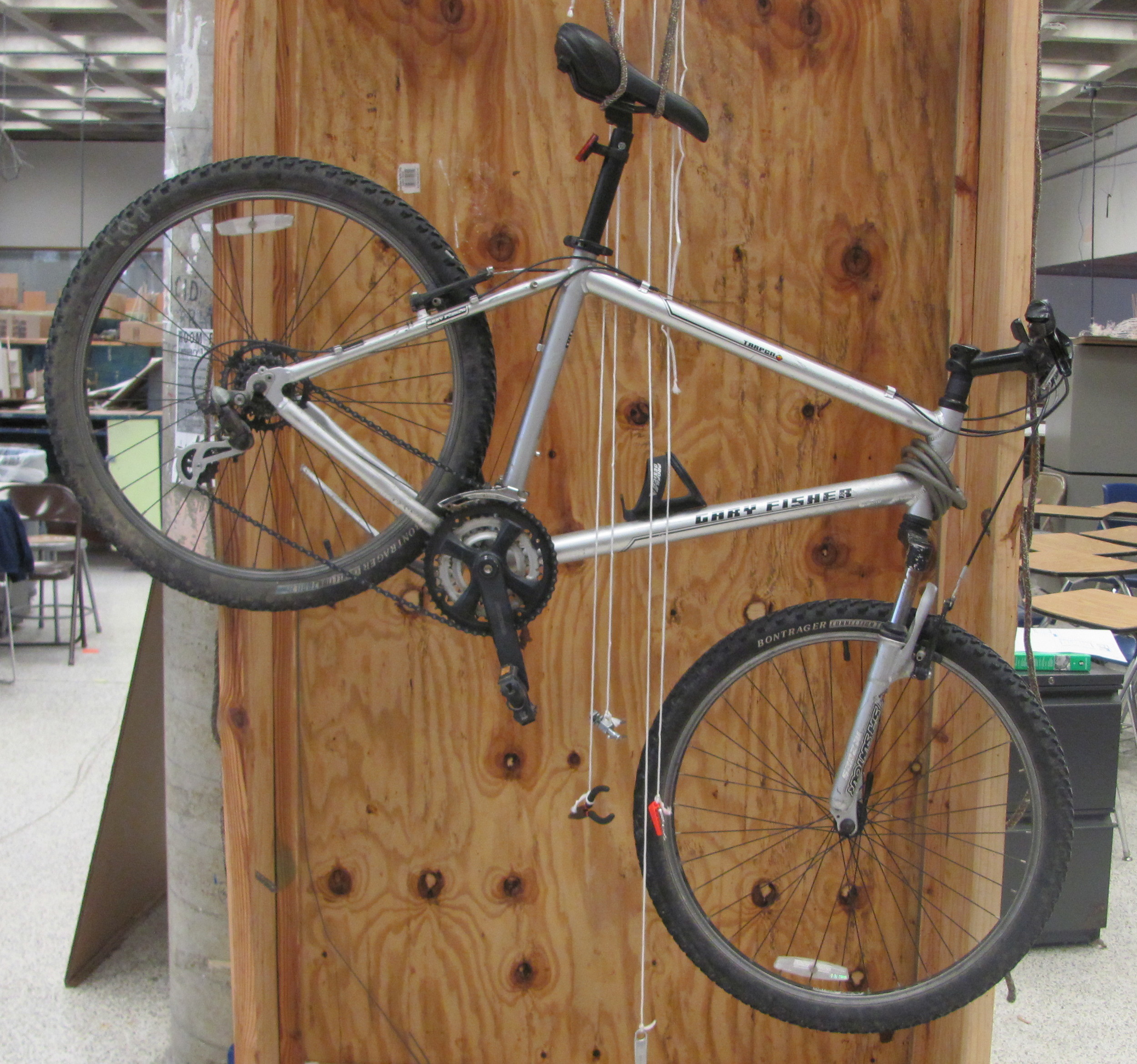 trek sr suntour m2025