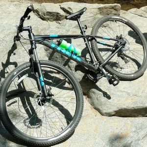 2017 Trek Marlin 5 Black and Teal