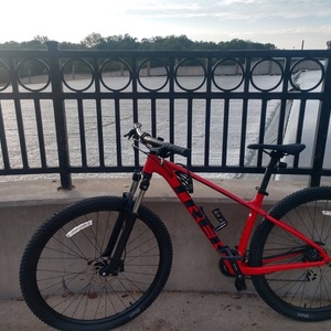 2021 Trek Marlin 6 Red