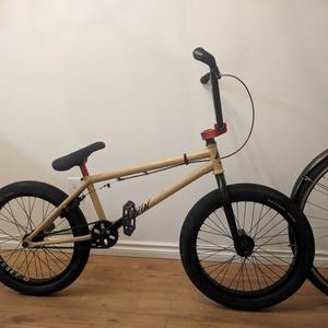 Federal Perrin Yellow or Gold and Black