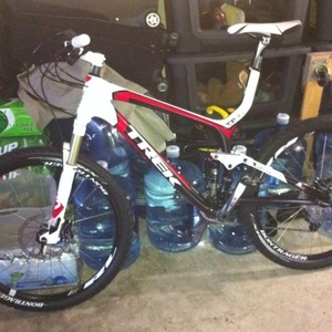 2011 Trek Top Fuel 9.7 White and Black