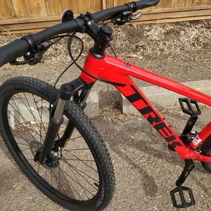 2021 Trek Marlin 6 Red