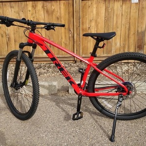 2021 Trek Marlin 6 Red