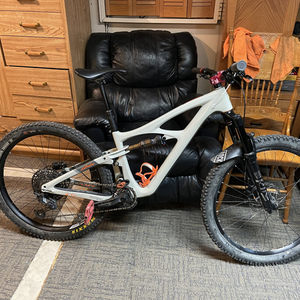 2021 Ibis Mojo 4 White