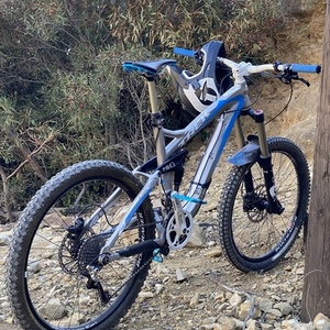 2011 Trek Scratch Air 8 Silver, gray or bare metal and Blue