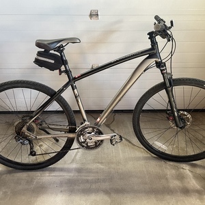 2010 Specialized Crosstrail Comp Black and Silver, gray or bare metal