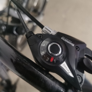 2014 Specialized Hardrock Disc SE 26 Black and Silver, gray or bare metal