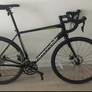 2019 Cannondale Bike: Cannondale Synapse Disc Sora 20... Black and Green