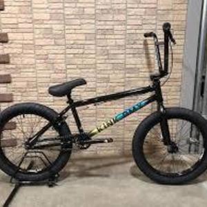 2021 Kink Whip XL Black, Yellow or Gold, and Blue