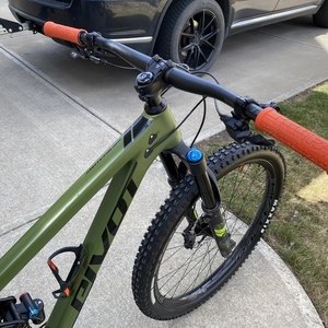 2020 Pivot Switchblade Green