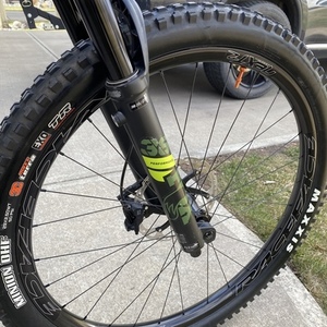 2020 Pivot Switchblade Green