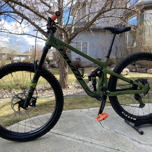 2020 Pivot Switchblade Green